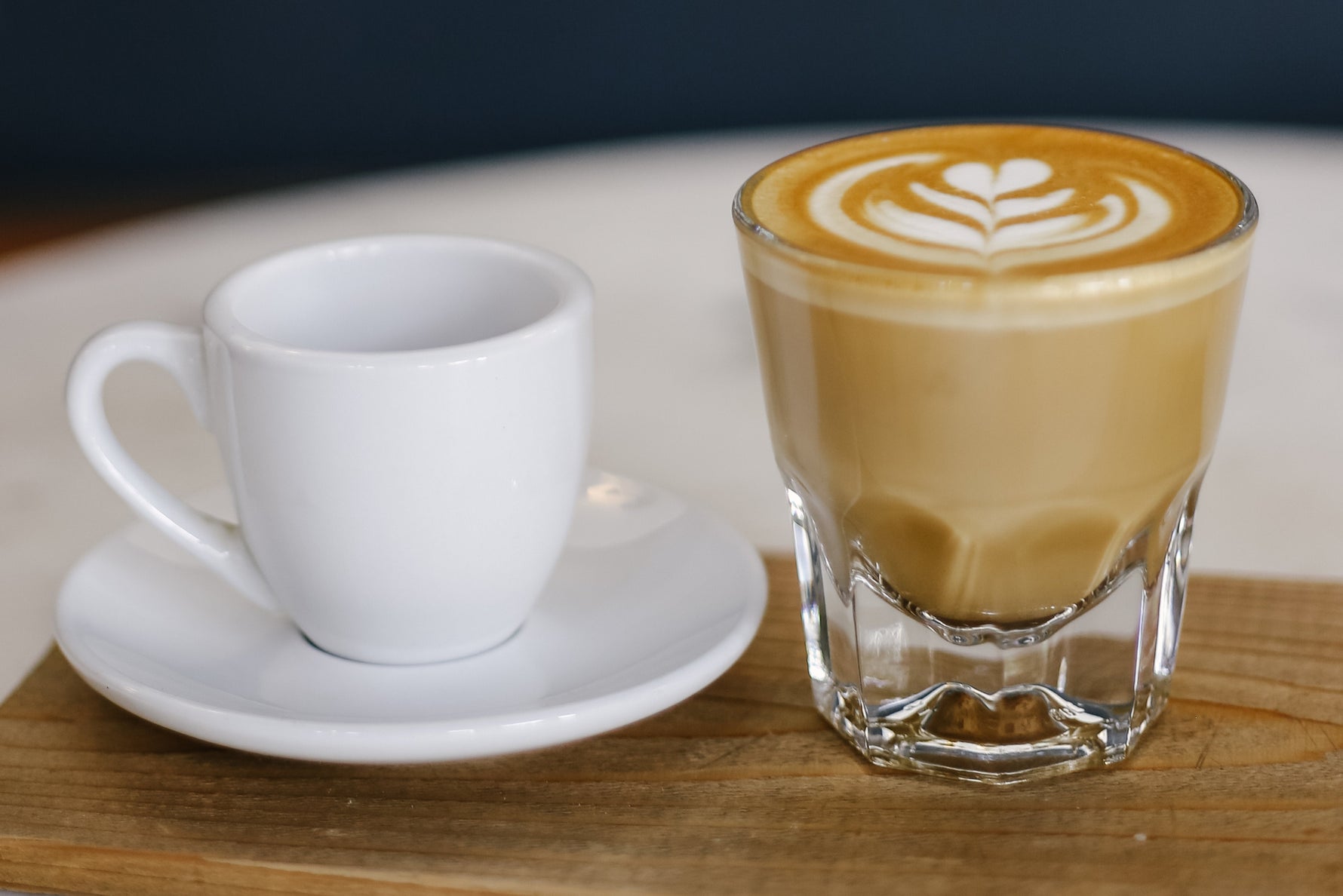Caffè in tazza o in vetro: differenze, vantaggi e consigli