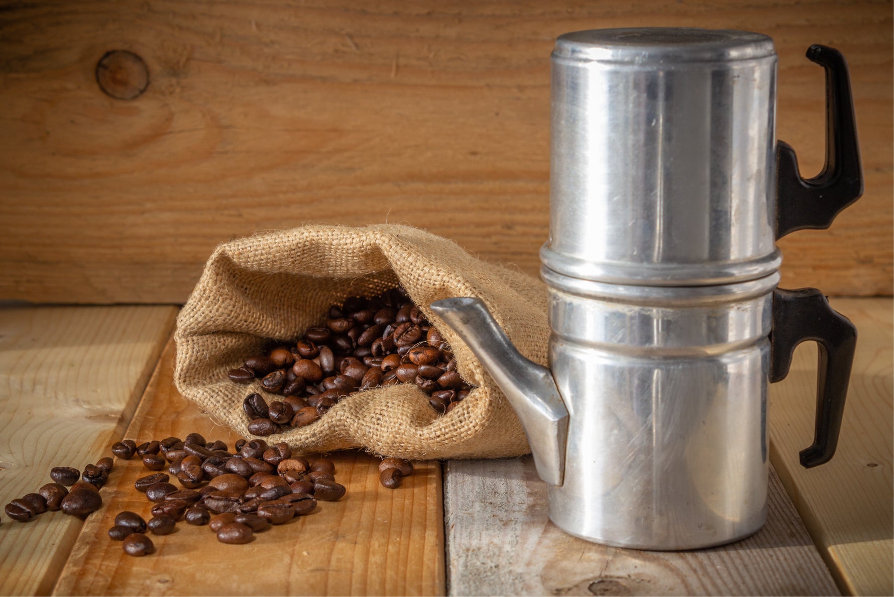Moka napoletana: il rito lento del caffè che profuma di tradizione
